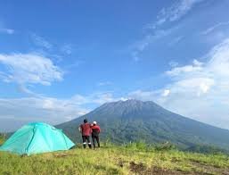 Keindahan Alam Bukit Cemara di Karangasem