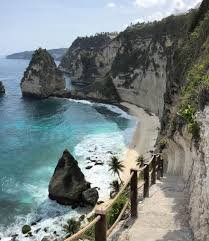 Diamond Beach Nusa Penida: Surga Tersembunyi bagi Pecinta Alam
