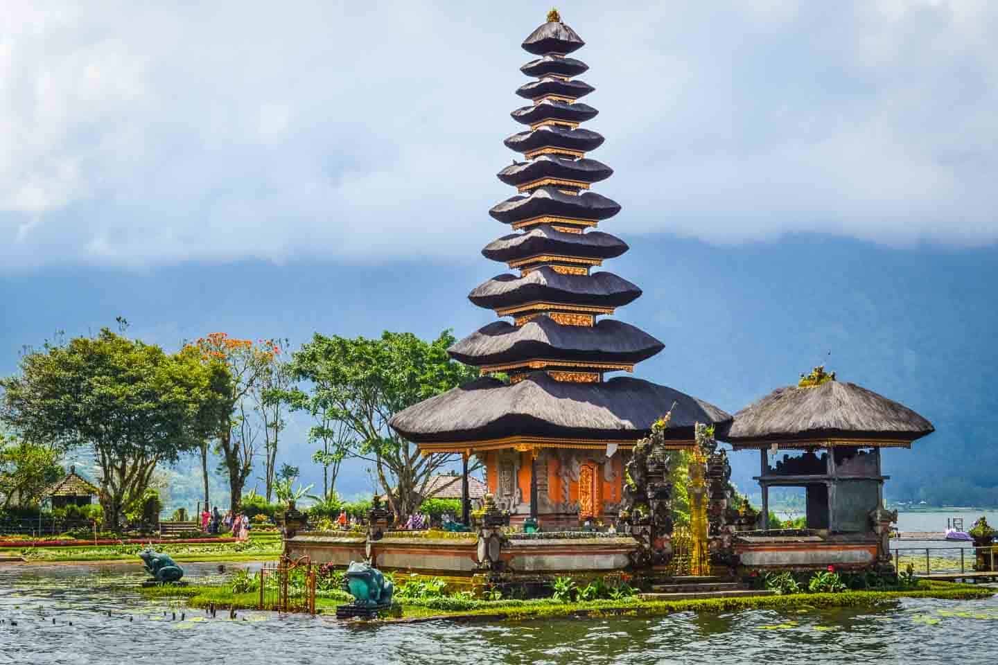 ✨ Menikmati Pesona Bali: Destinasi Wisata Favorit 2025